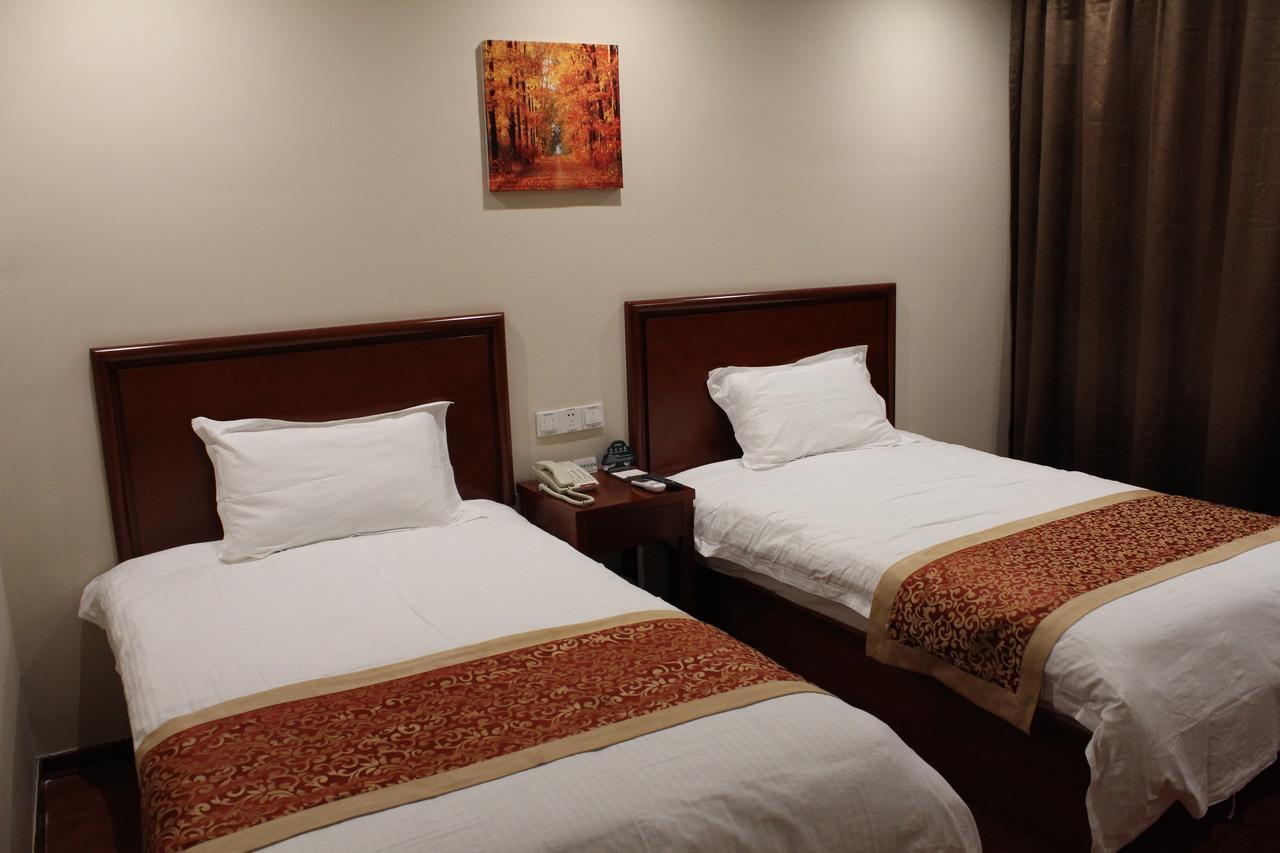 Greentree Inn Shanghai Pudong Airport Huaxia East Road Railway Station Shell Hotel Dış mekan fotoğraf