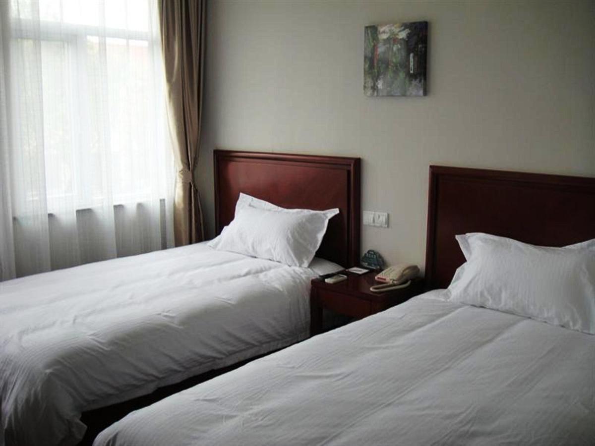 Greentree Inn Shanghai Pudong Airport Huaxia East Road Railway Station Shell Hotel Dış mekan fotoğraf