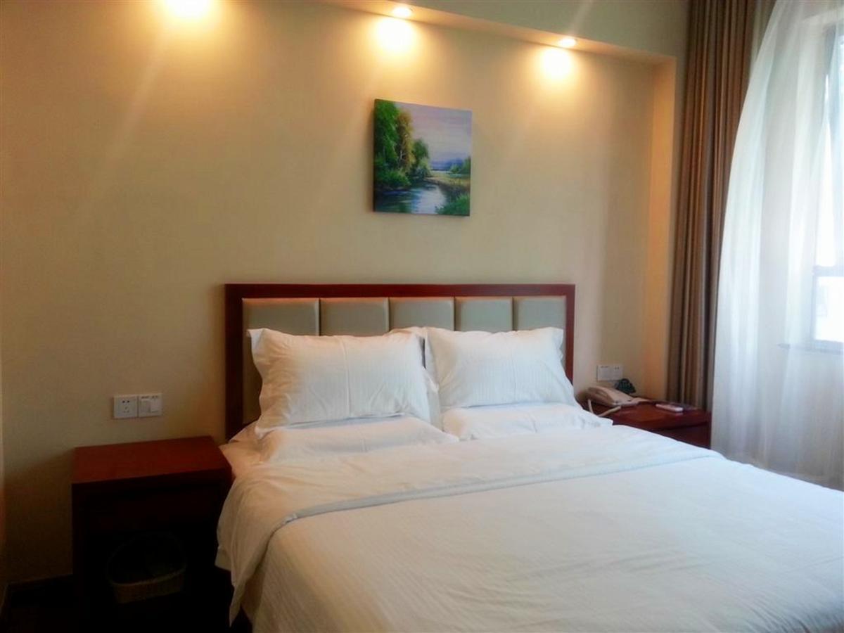 Greentree Inn Shanghai Pudong Airport Huaxia East Road Railway Station Shell Hotel Dış mekan fotoğraf